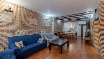 TV, fireplace, DVD player