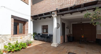 Country House 'Casa Rural La Abubilla' with Mountain View, Private Terrace and Wi-Fi