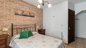 9 bedrooms, free WiFi, bed sheets