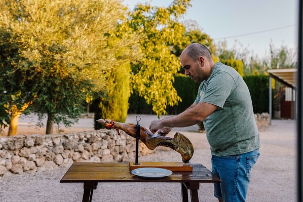 Outdoor dining - Country House 'Casa Alderete' with Mountain View, Wi-Fi and Air Conditioning (Caravaca De La Cruz)