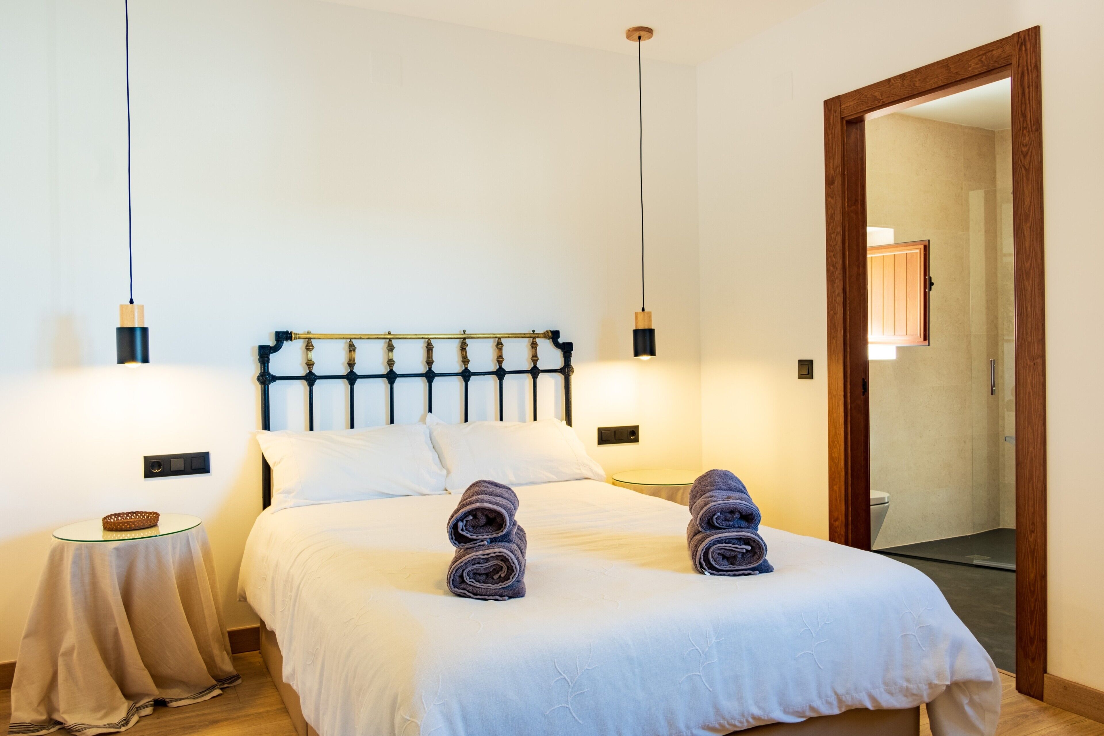 6 chambres, fer et planche à repasser, Wi-Fi gratuit, draps fournis