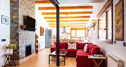 Casa rural 'Casa Rural El Trillo' con piscina privada, terraza privada y Wi-Fi