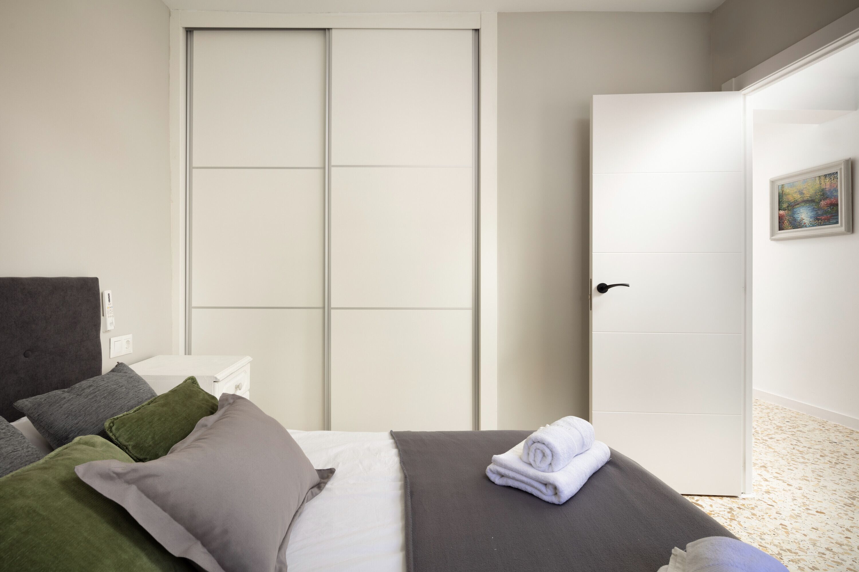 4 slaapkamers, een strijkplank/strijkijzer, gratis wifi