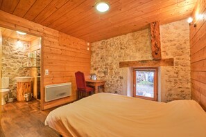 4 camere, ferro/asse da stiro, Wi-Fi gratuito, lenzuola