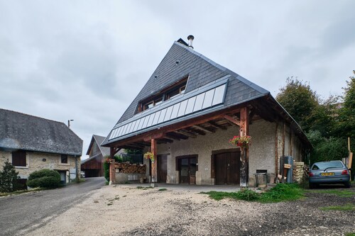 Appartement 'Gite Sappey Chartreuse' avec vue sur les montagnes, jardin partagé et Wi-Fi