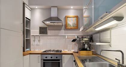 Apartment 'Vinc Trotti House Of Dj-vu' with Mountain View, Wi-Fi and Air Conditioning