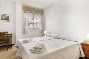 2 chambres, fer et planche à repasser, accès au Wi-Fi (inclus)