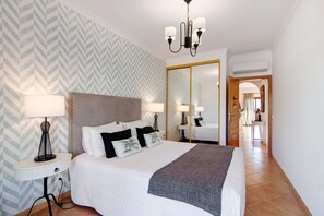 1 غرفة نوم ومكواة/لوح كي وواي فاي مجانًا وملاءات أسرّة