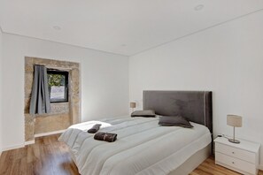 4 bedrooms, free WiFi, bed sheets