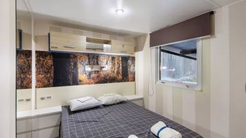 2 bedrooms, free WiFi, bed sheets
