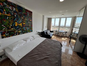 Free WiFi, bed sheets, wheelchair access - Vacation Studio 'Loft Molinos Corner' with Sea View, Shared Pool and Wi-Fi (San Bartolomé de Tirajana)