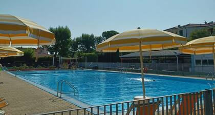 Appartement 'Civico 316 avec Piscine' avec piscine partagée, Wi-Fi et climatisation