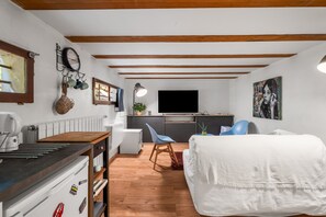 3 camere, ferro/asse da stiro, Wi-Fi gratuito, lenzuola