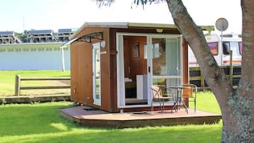 Deluxe Cabin, 1 Queen Bed | Free WiFi