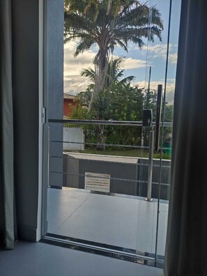 Interior - Apartamento Novinho Próximo a Praia de Taperapuan (Porto Seguro)
