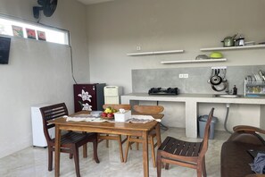 Standard Double Room | Shared kitchen | Coffee/tea maker, electric kettle