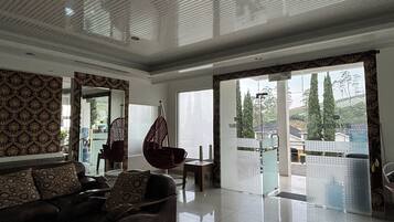 Pintu masuk properti