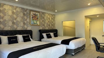 Deluxe Room | Desk, rollaway beds, free WiFi, bed sheets