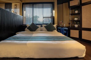 标准房 | 办公桌、免费 WiFi、床单