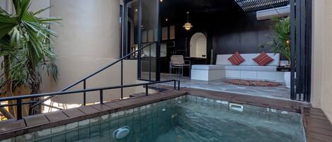 Kolam renang outdoor