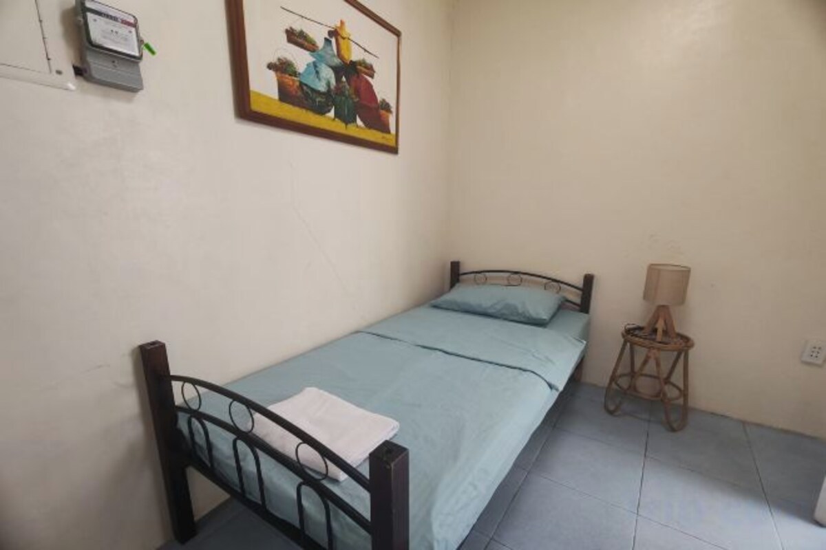 Desk, WiFi (free), bed sheets