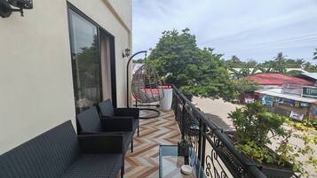 Family Room | Terrace/patio