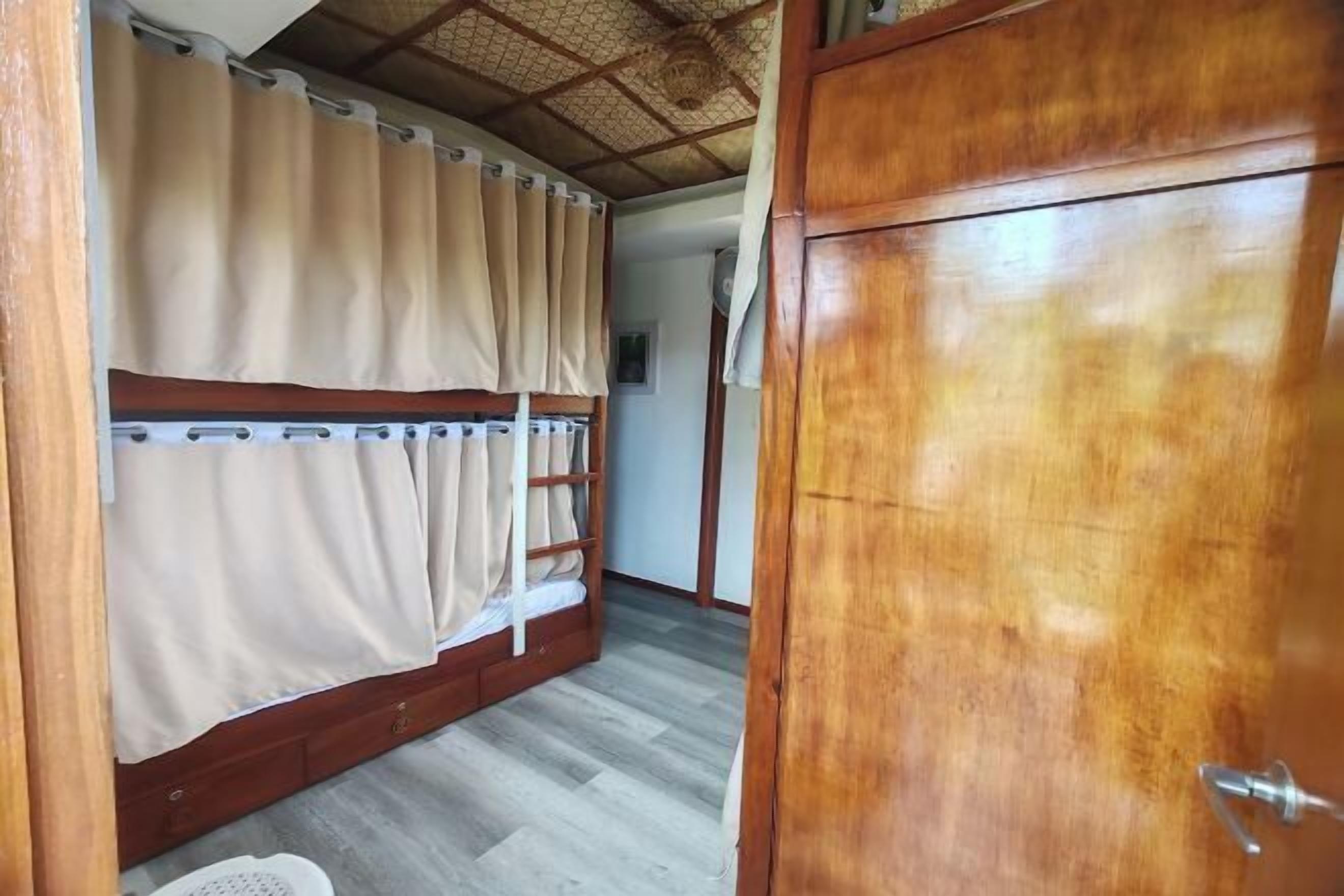 Bureau, Wi-Fi gratuit, draps fournis