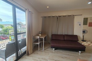 Camera familiare | Una scrivania, Wi-Fi gratuito, lenzuola