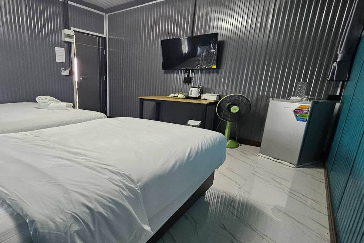 Habitación estándar con 2 camas individuales | Escritorio, wifi gratis y ropa de cama