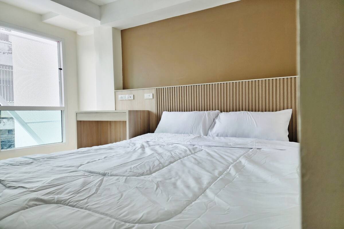 Standard Double Room | WiFi (free), bed sheets