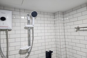 Kamar Single Standar | Shower kamar mandi