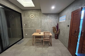 Deluxe Room | Dining room - Ranala Coliving (Seminyak)
