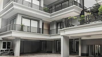 Bagian depan properti