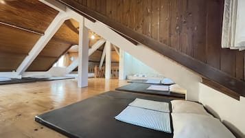 Standard Room | 3 bedrooms, desk, bed sheets