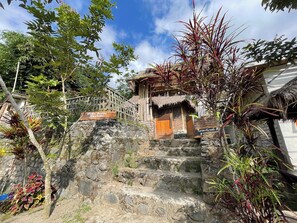 Front of property - Villa Bambu Rinjani & Restaurant (Bayan)