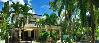 Avila's Hostel Moalboal near Beach