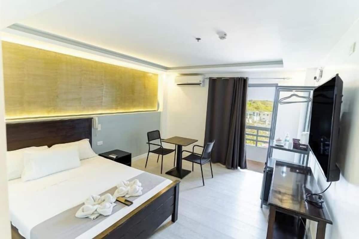 1 bedroom, desk, free WiFi