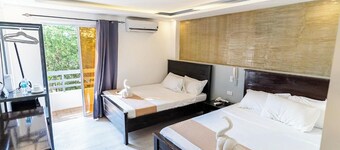  Spotlight Hotel near Hundred Islands wharf