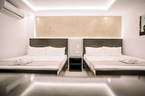 Superior Studio Suite | Desk, free WiFi -  Spotlight Hotel near Hundred Islands wharf (Alaminos)