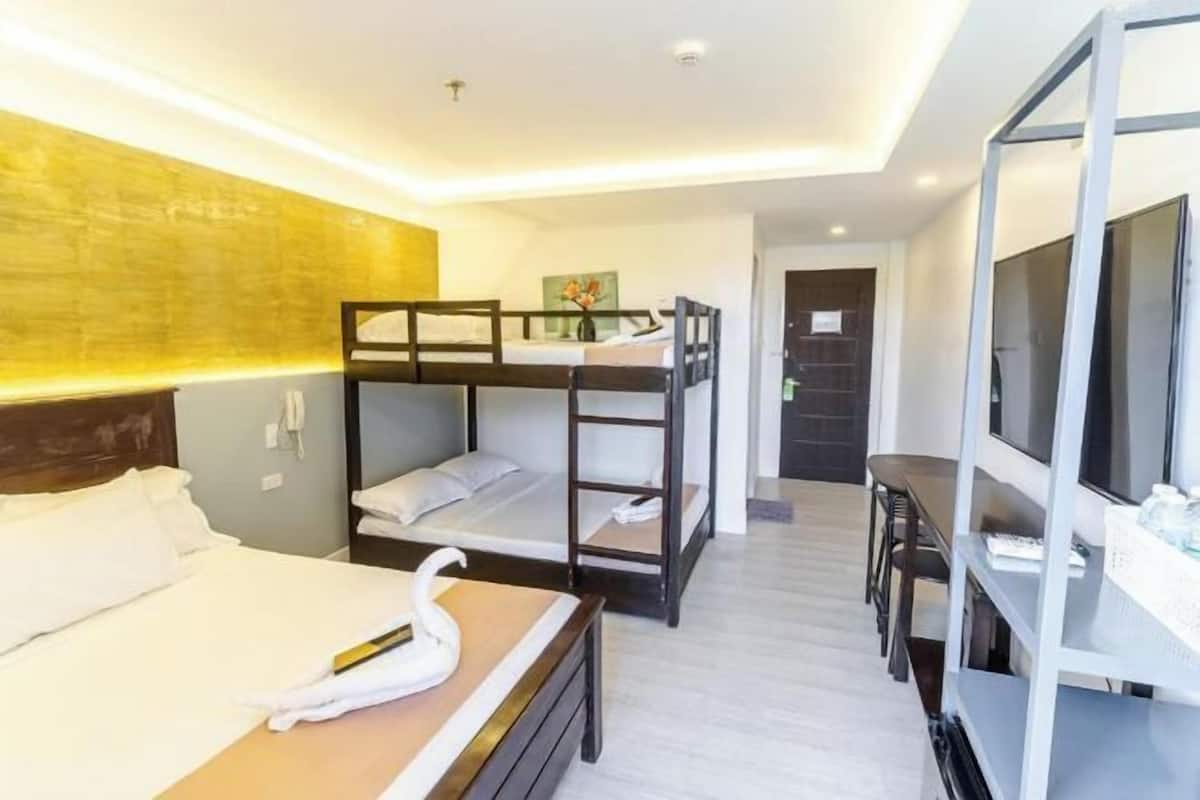 1 bedroom, desk, free WiFi