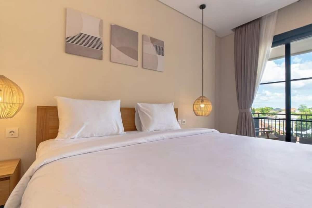 1 bedroom, in-room safe, desk, iron/ironing board