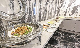 每日供  应当地美食早餐（每人 KRW 10000）