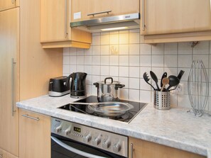 Jääkaappi, mikroaaltouuni, astianpesukone