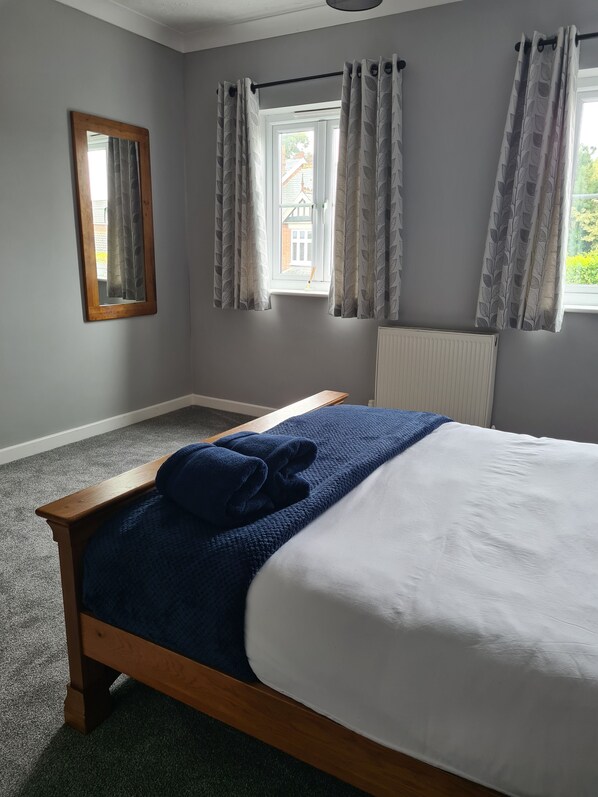 2 Schlafzimmer, Bügeleisen/Bügelbrett, WLAN, Bettwäsche