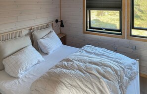 1 bedroom, free WiFi - Nice home in Lysøysundet with WiFi (Lysøysundet)