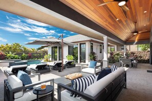Outdoor dining - Luxury in Nohea Private Pool/Spa & Two Adjoining Ohanas (Kamuela)