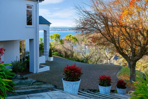 Property grounds - Acacia Waters Taupo (Taupo)