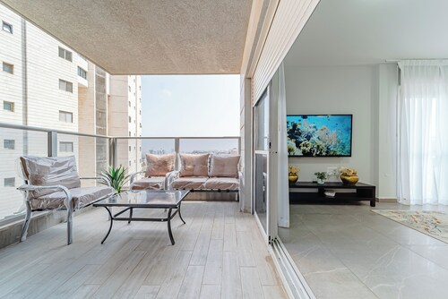 Beach vicinity, shopping G-level, parking. Near playground. Shabbat elevator 