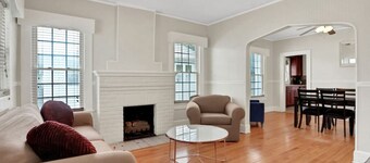 Entire house in Avondale, walking distance to shops