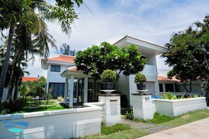 Front of property - Private Swimming Pool 3-Bedroom Villas (Da Nang)